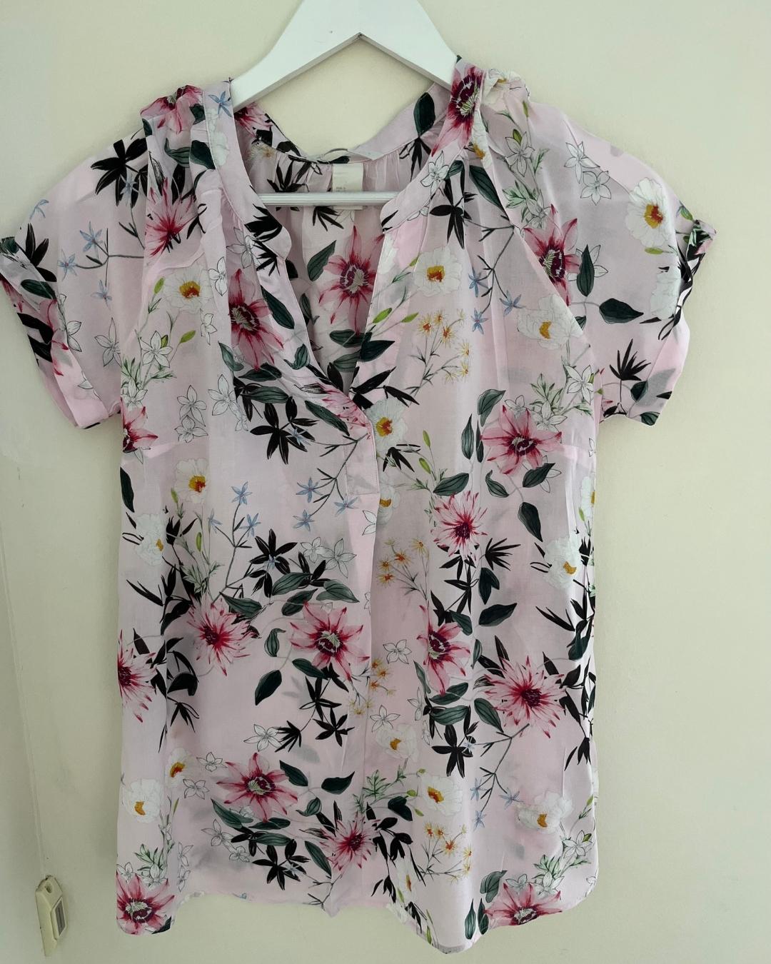 H&M Mana floral blouse Small – Nearly New Kids