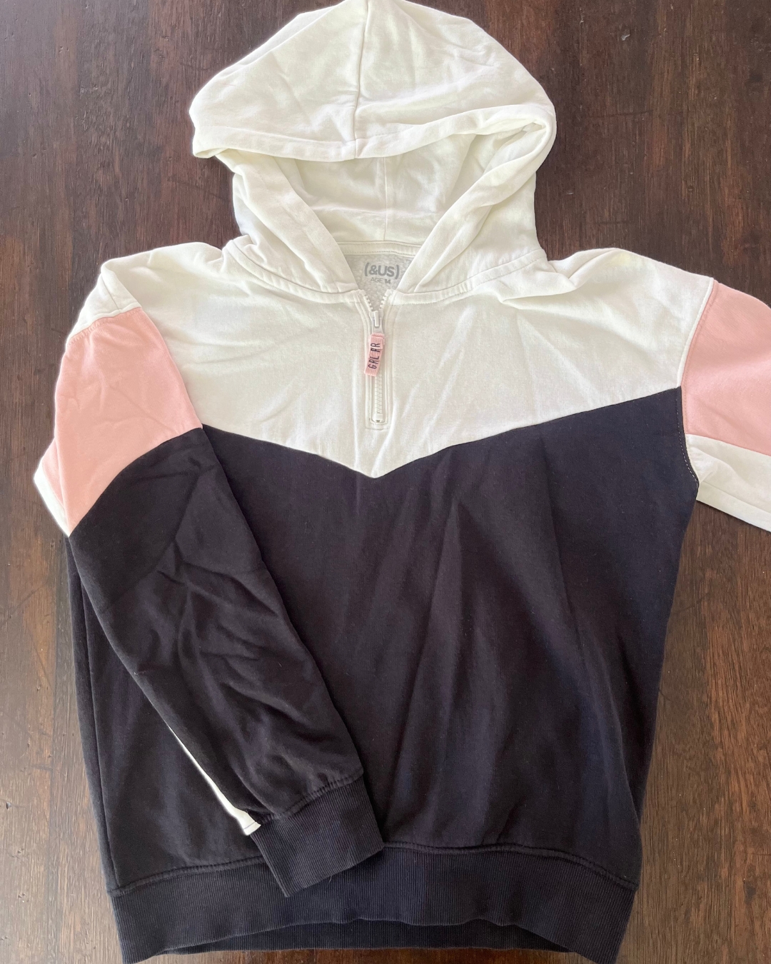 &US white, pink an black hoodie 14Y – Nearly New Kids